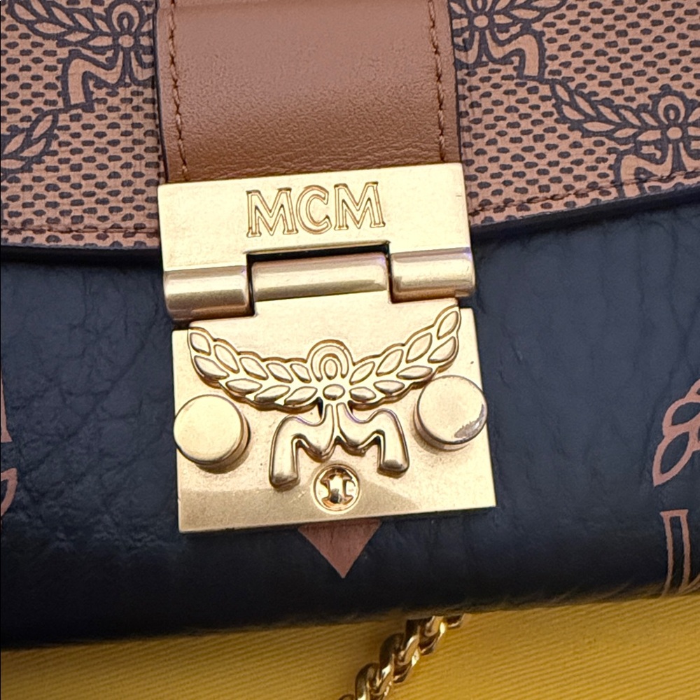 MCM tracey lauretos WOC - Picture 8 of 9